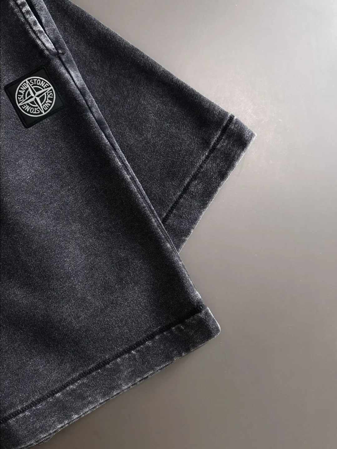 Next day shipping P460 Stone lsland/stone island high quality 2025 spring and summer new casual heavy industry suit exclusively developed by yb! High quality production! Imported custom-made fabrics for foreign orders, with high breathability and comfort, impeccable details, brand element design concept, delicate and soft feel! It presents a casual cut and the upper body shape is great! On sale simultaneously on the official website! From a high-end men's positioning brand, the low-key luxury taste is irresistible! Exquisite workmanship and impeccable quality! The overall style is simple, fashionable and timeless, fully meeting the requirements of stylish and tasteful dressing! Size: S-XXL